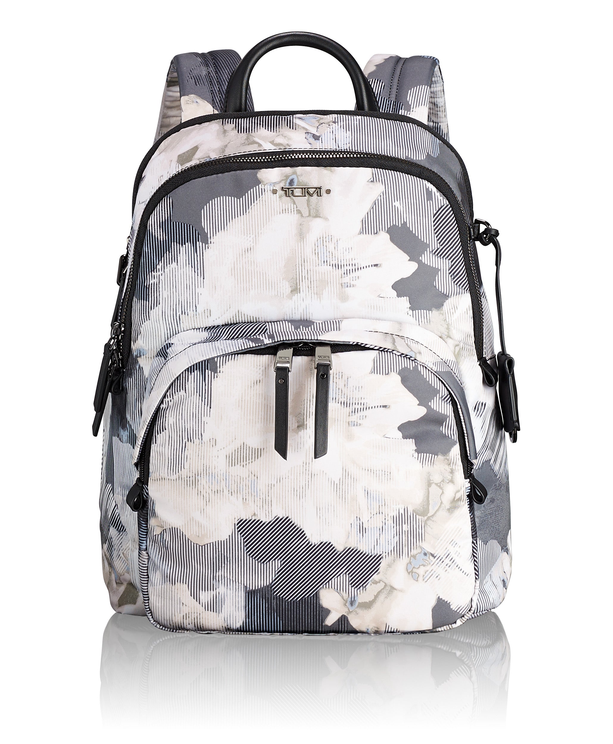 Voyageur dori outlet backpack