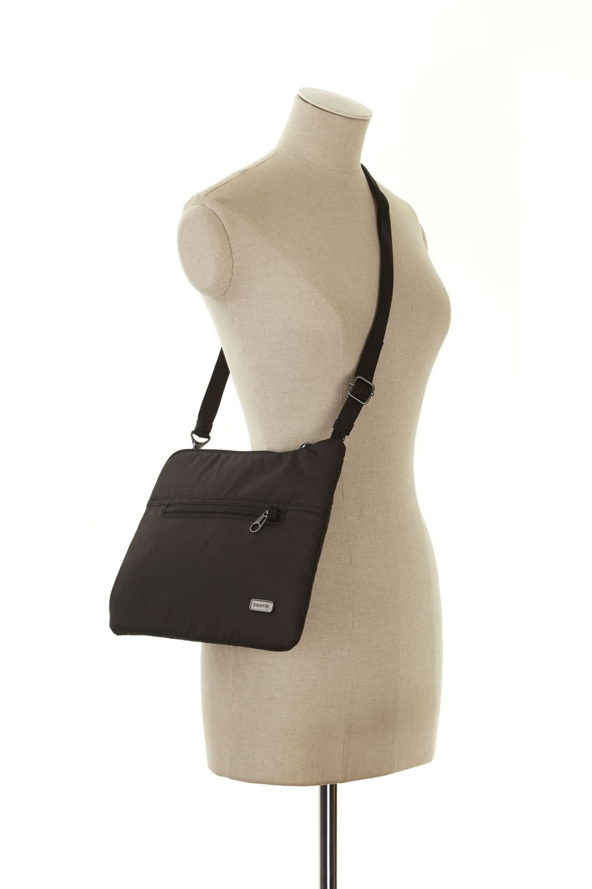 Pacsafe daysafe deals slim crossbody